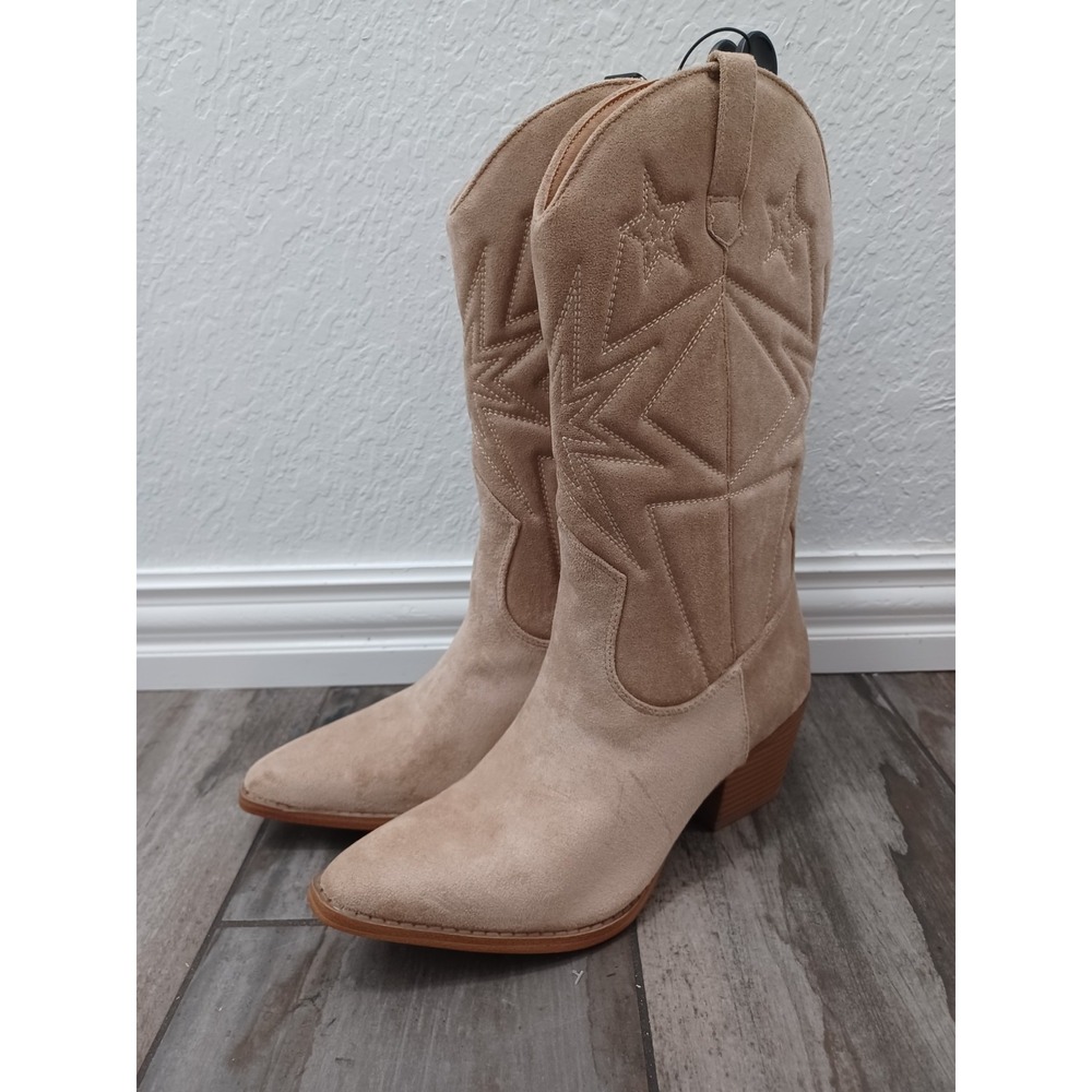 Time and Tru Women's Light Tan Suedeโ Stars Puff Western Boots Memory Foam Sz 8